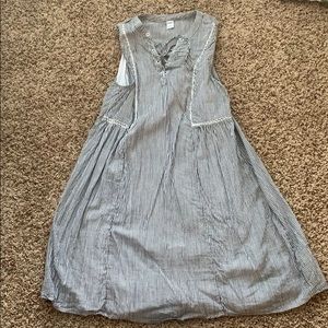 Sleeveless dress